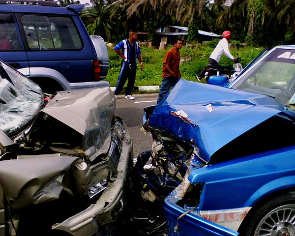 600px-Head_On_Collision