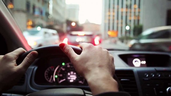 red-thumb-reminder-a-simple-idea-that-could-save-you-from-a-car-accident-1024x576