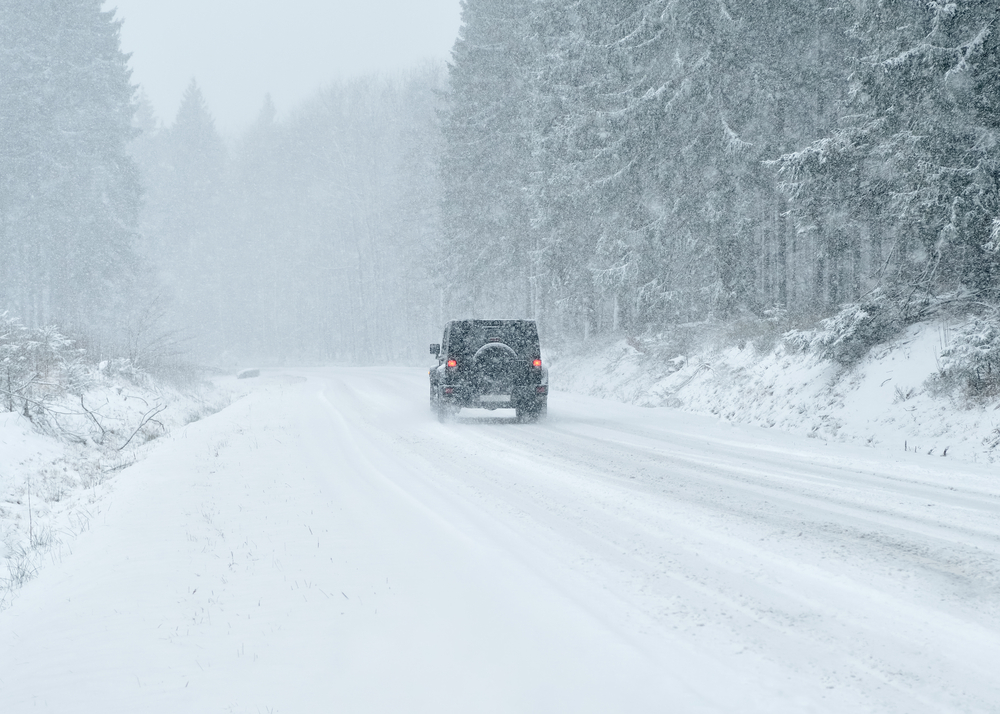 driving-in-snow